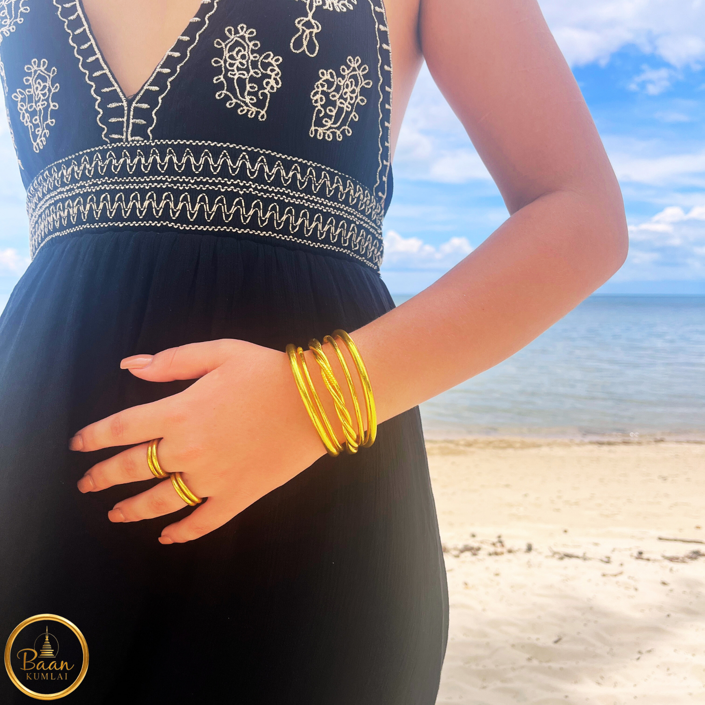 Pourquoi porter 5 joncs bouddhistes - Vrai bracelet bouddhiste doré avec feuilles d'or – fabriqué en Thaïlande pour Bâan Kumlaï