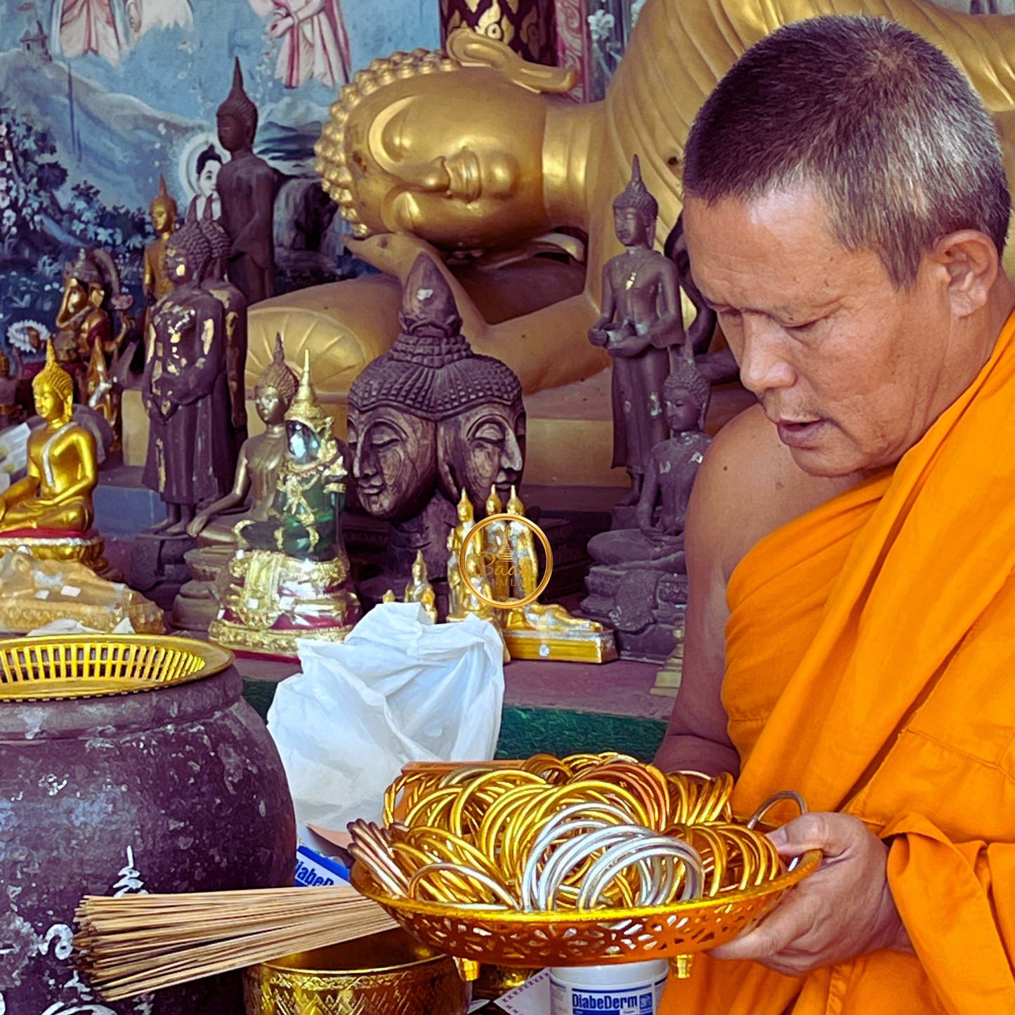 Vrai jonc bouddhiste béni par un moine en Thaïlande - Bracelet torsadé gold Bâan Kumlaï