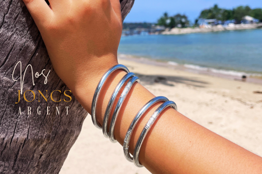 Jonc bouddhiste argent : signification et authenticité | Bâan Kumlaï - Bâan Kumlai