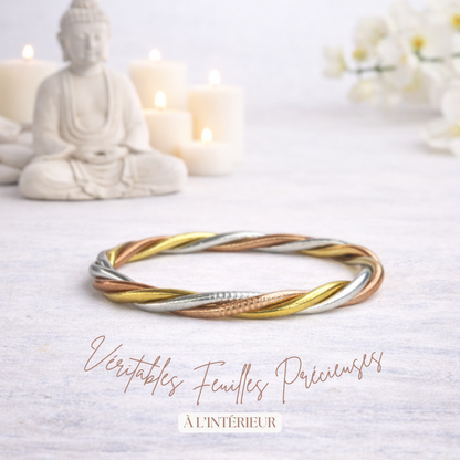 Bracelet jonc bouddhiste Kumlai torsadé trois couleurs rempli de feuilles précieuses – Bâan Kumlaï