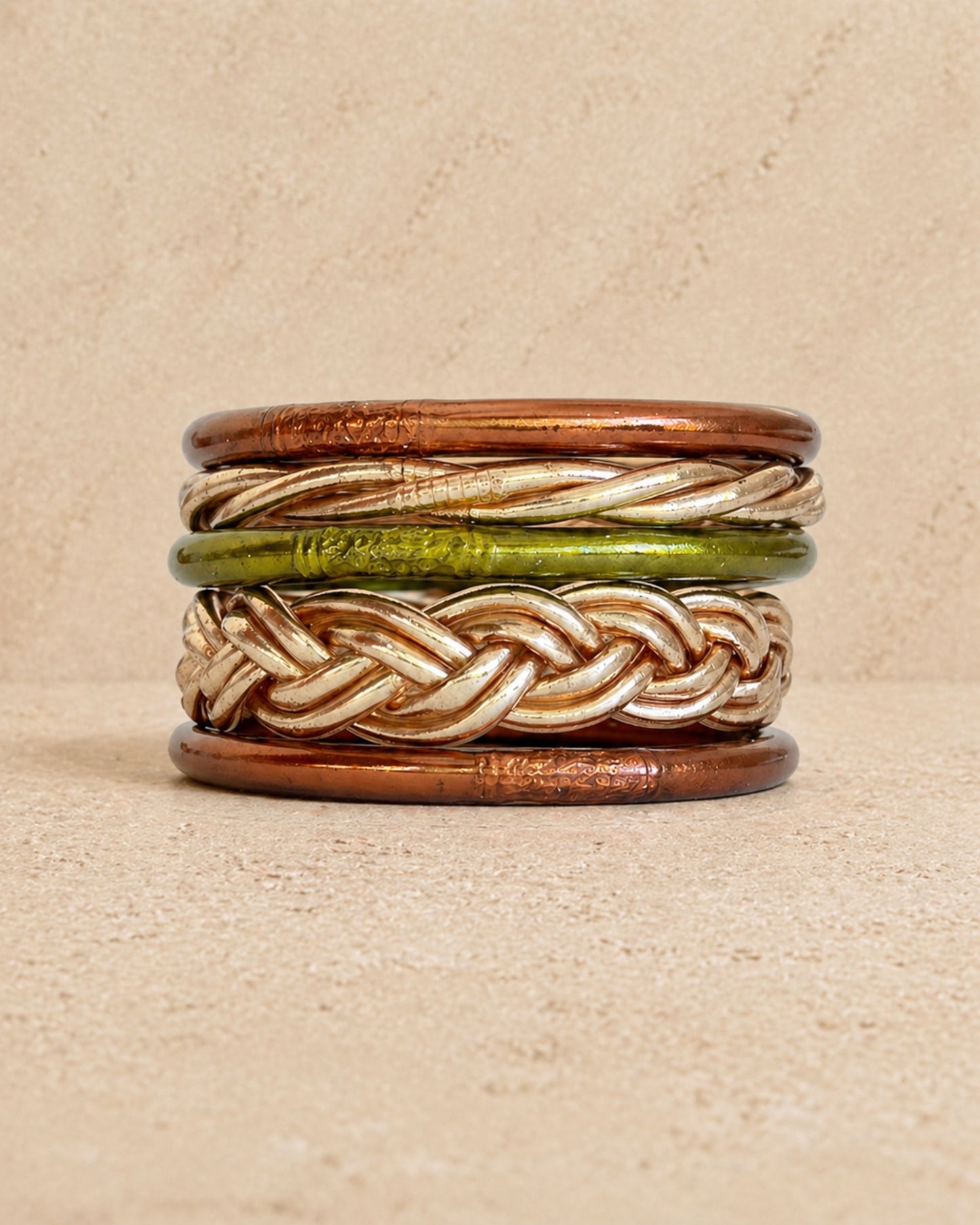 Mix de modèles et de couleurs Bâan Kumlaï avec jonc bouddhiste chocolat, vert antique et or rose