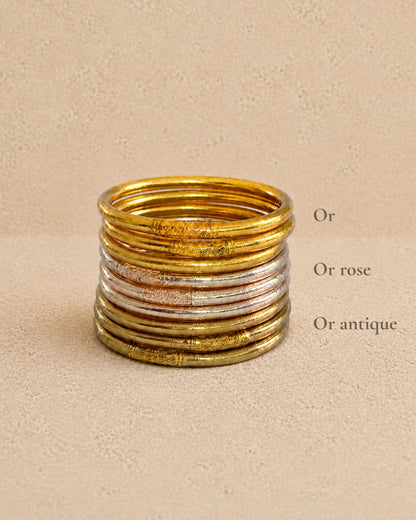 Comparatif des couleurs de joncs bouddhistes Bâan Kumlaï : or, or rose et or antique