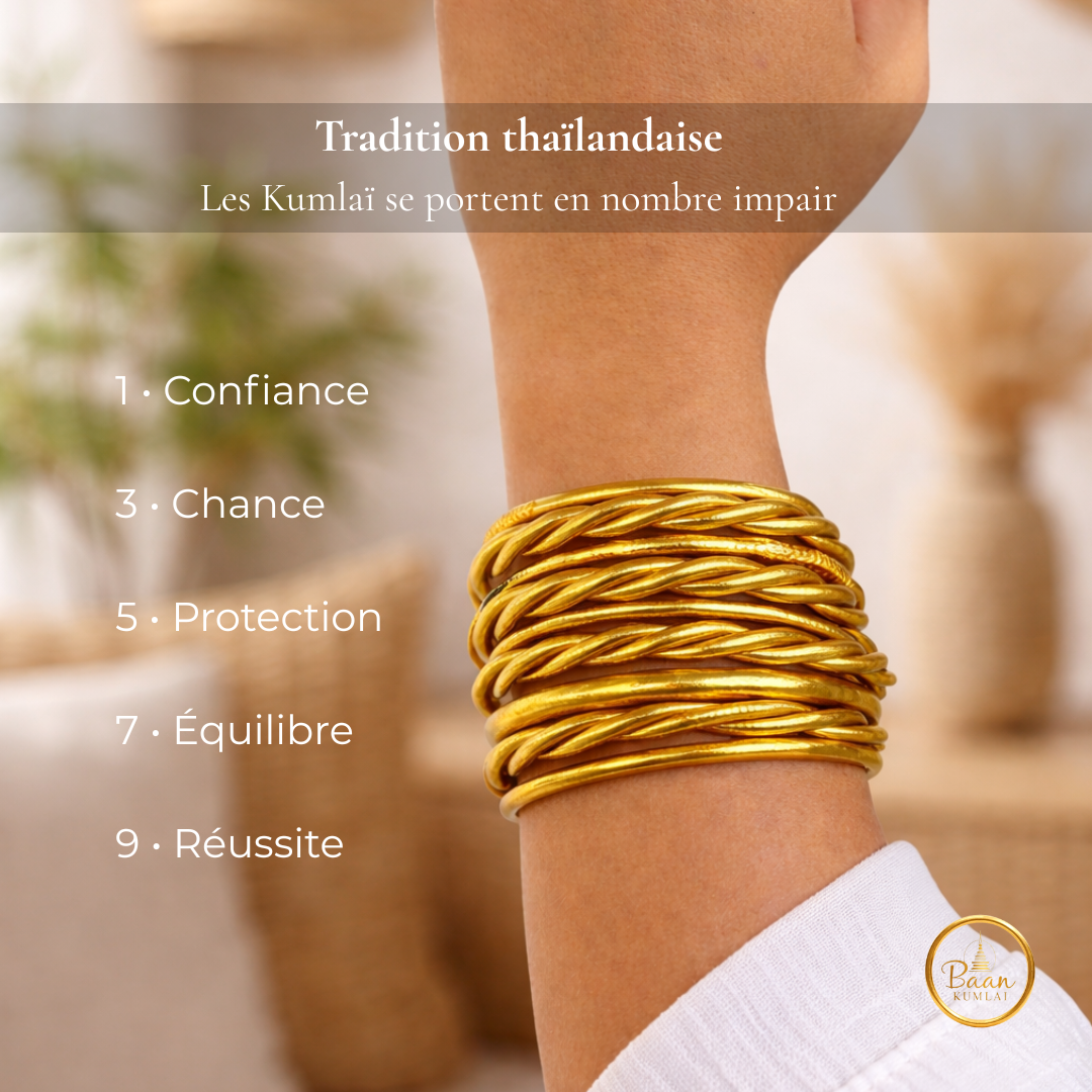Joncs bouddhistes Kumlai or torsadés portés au poignet – bracelets Bâan Kumlaï