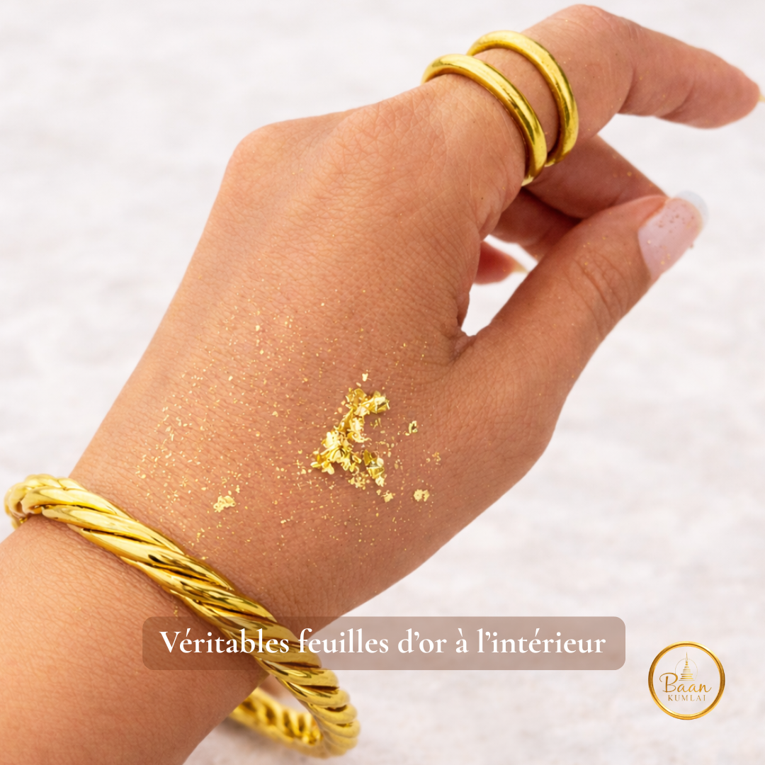 bracelet kumlai or torsadé avec feuilles d’or jonc bouddhiste Baan Kumlaï