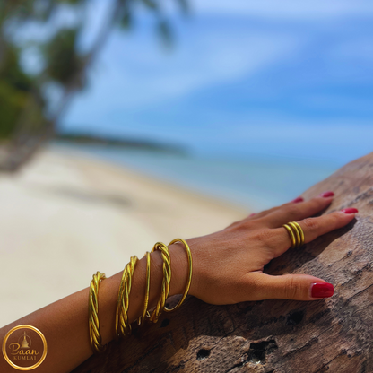 Associez bagues, bracelets torsadés et joncs bouddhistes - Bâan Kumlaï authentique, venu de Thailande