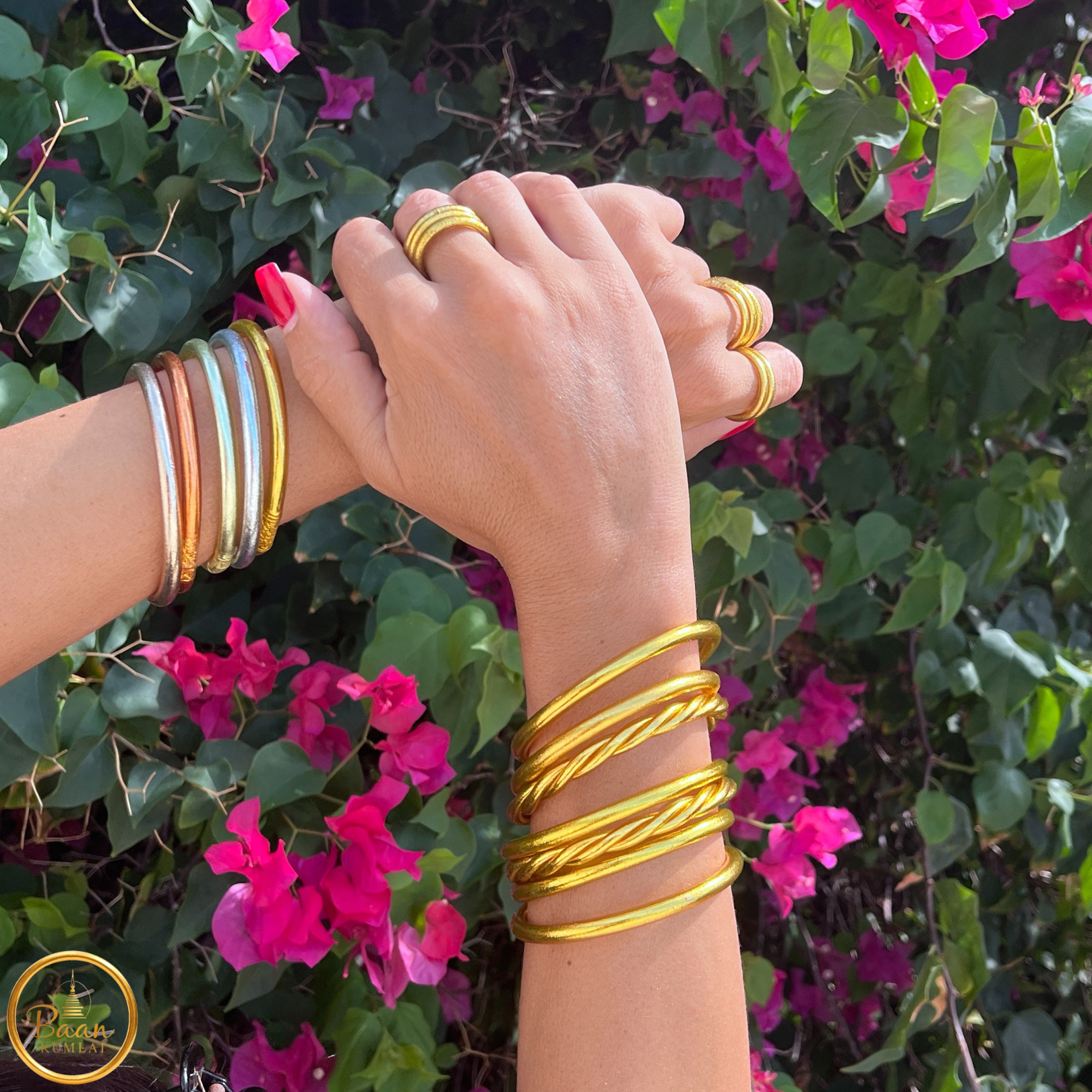 Les couleurs des bracelets torsadés et des joncs bouddhistes authentiques Bâan Kumlaï